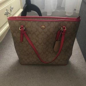 Coach Tote Style Leather Purse Trimmed in Hot Pink